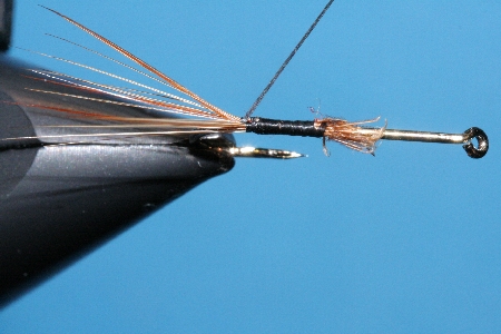 Zweite Schlaufe fertigbinden
