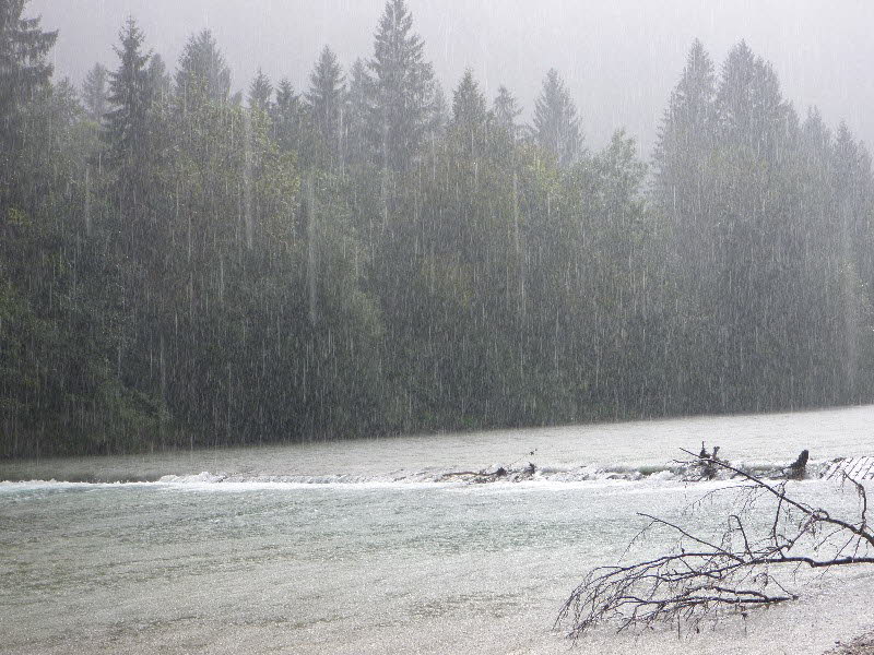 Nachmittags ein Gewitter Nachmittags ein Gewitter